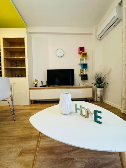 Yellow Apartment Durres Exterior photo