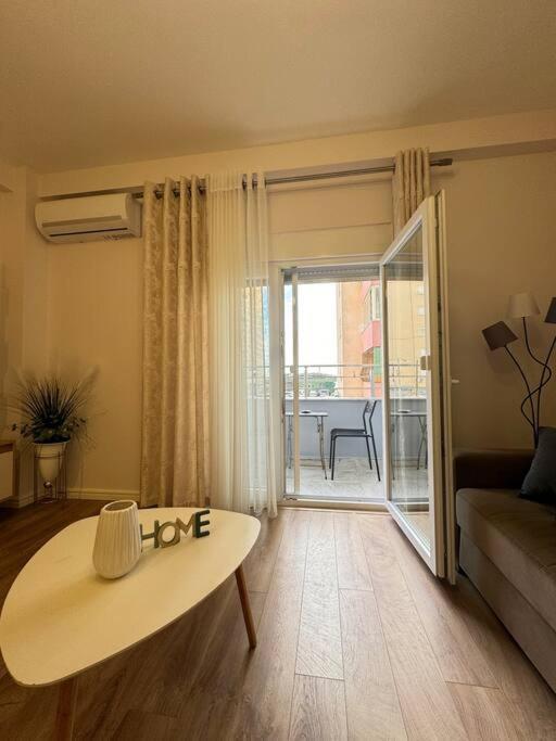 Yellow Apartment Durres Exterior photo