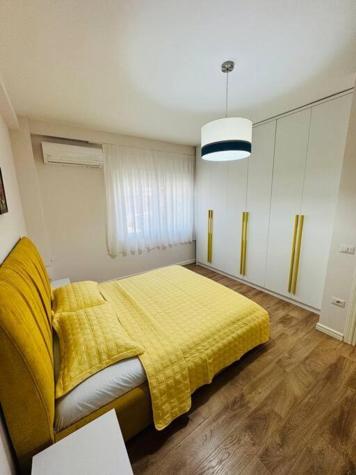 Yellow Apartment Durres Exterior photo