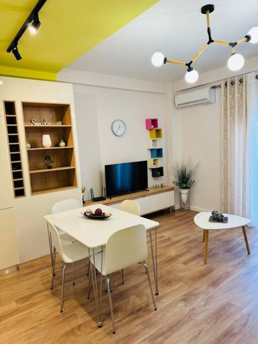 Yellow Apartment Durres Exterior photo