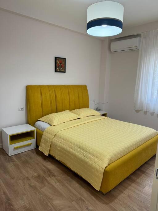Yellow Apartment Durres Exterior photo